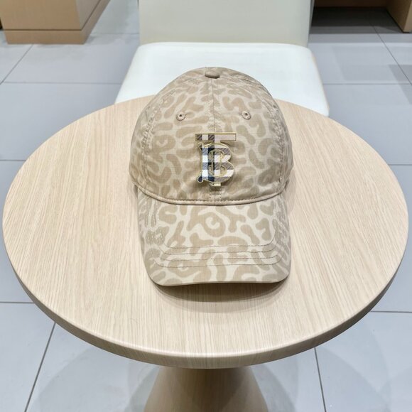 🦋Women's Burberry ball Hats🤩